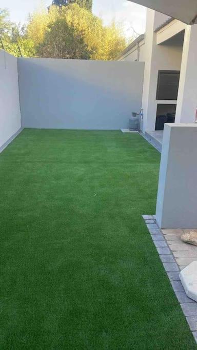 Luxury Townhouse In Stellenbosch Central Экстерьер фото
